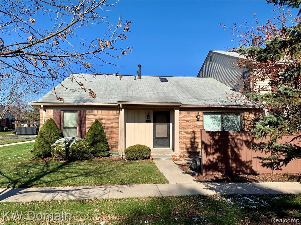 Primary Photo - 41297 Southwind Dr