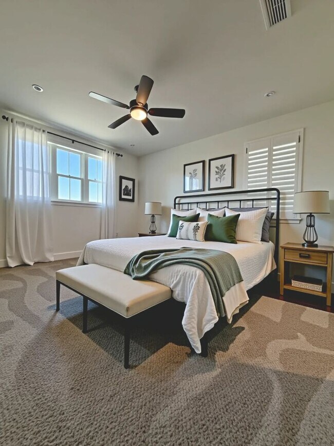 Foto del edificio - *Charming 3-Bedroom Home for Rent in North...