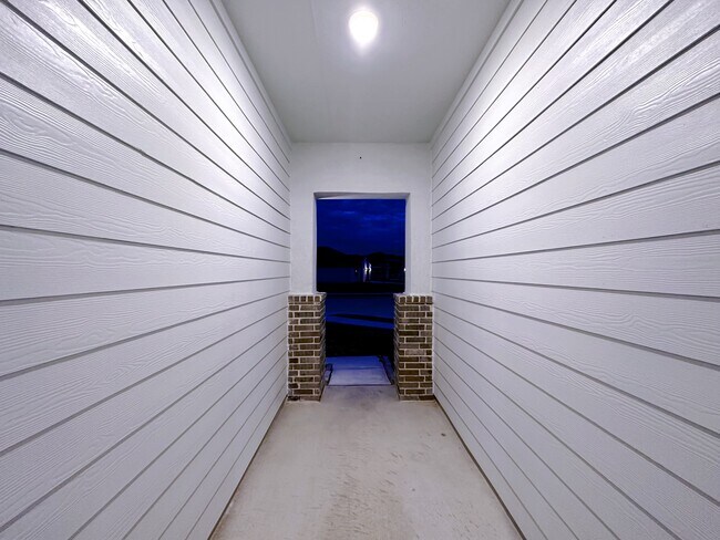 Building Photo - 30307 Reagans Ranch Dr