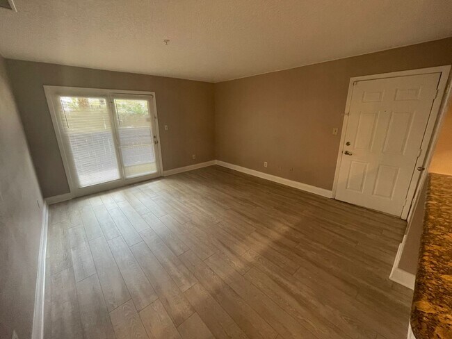 Foto del edificio - ALTAMONTE SPRINGS: Gated Community Oasis of Pearl Lake - 1 bed/1 bath, Ground Floor