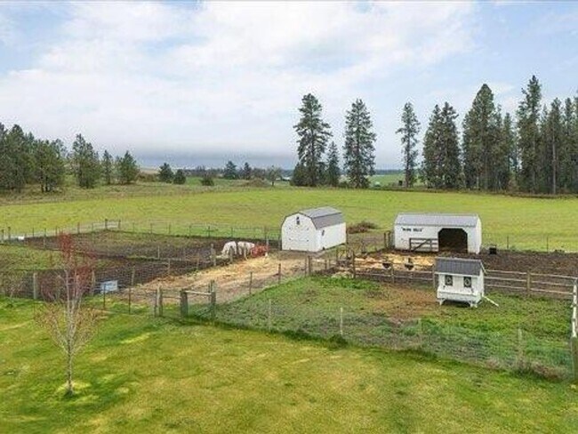 Foto del edificio - Open Space, Endless Possibilities – 10 Acres Near Cheney