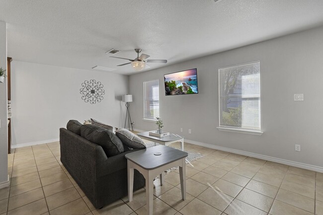 Photo - 8802 New World Dr House