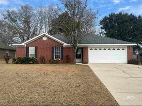 Building Photo - 124 Oakwood Ave