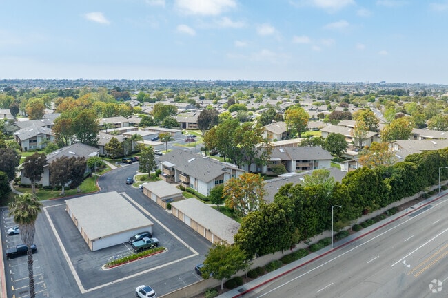 Aerial Photo - Huntington Landmark