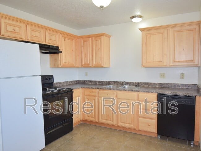 Building Photo - 257 W 600 N