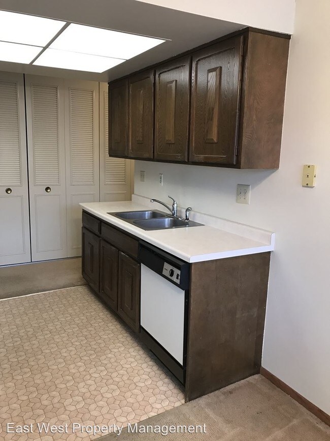 Foto del edificio - 1701 Kenwood Ave