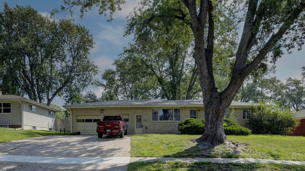 Primary Photo - 4935 S 129th St