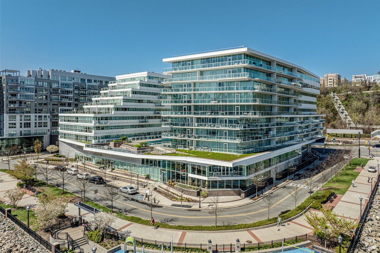 800 Avenue At Port - Avora