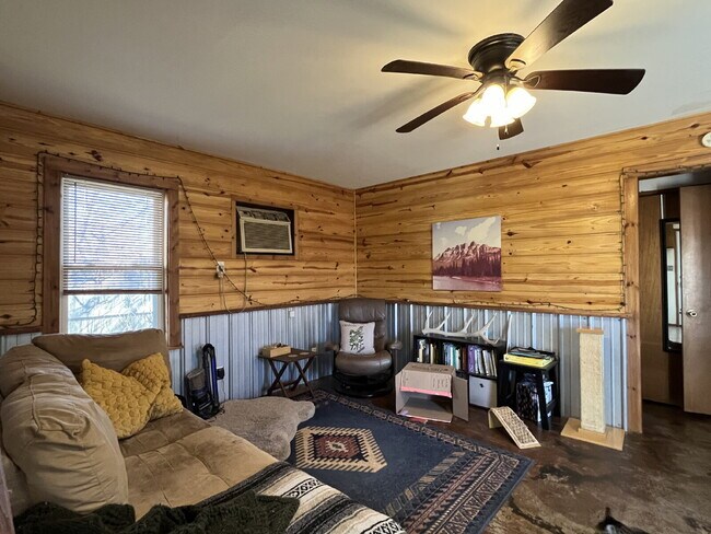 Building Photo - 1 Bedroom for Lease