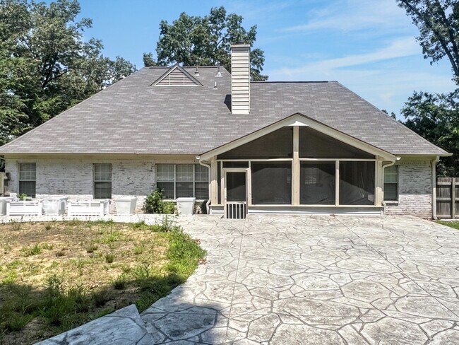 Foto del edificio - 8835 Robertson Ln N