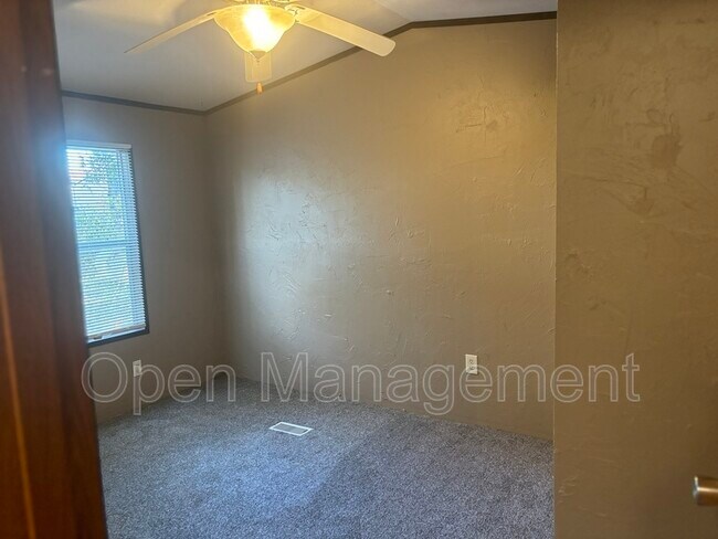 Building Photo - 4950 W Farm Rd 156