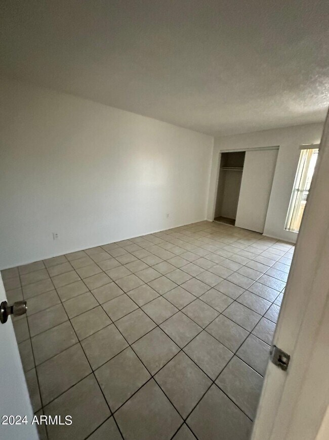 Building Photo - 2688 S 43rd Ave