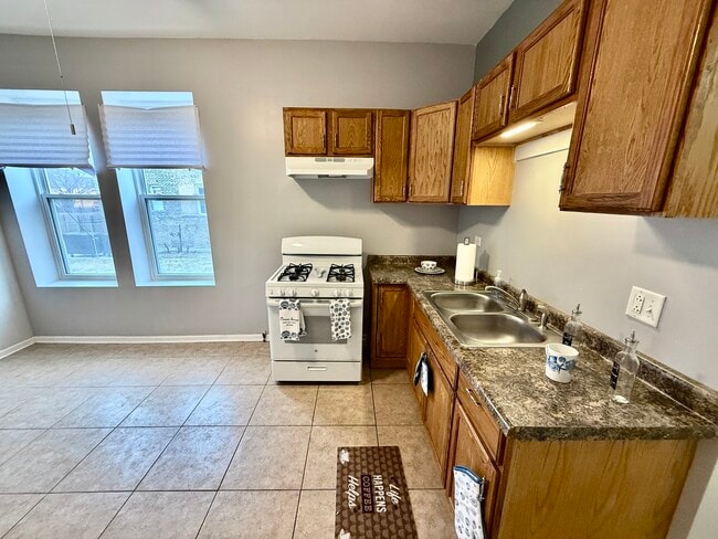 Foto del edificio - 3512 W 12th Pl