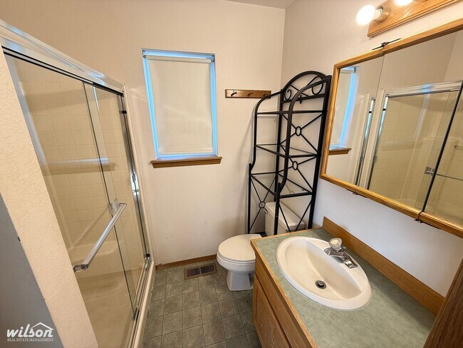 Foto del edificio - 601-603 Jade Pl