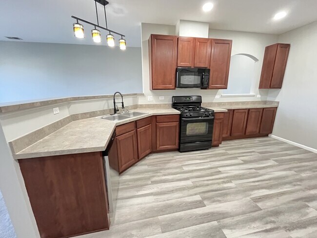 Foto del edificio - 4237 Savoy Ln