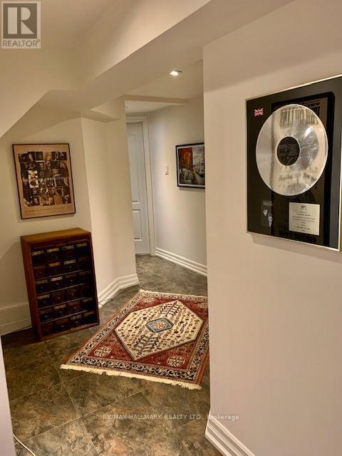 Building Photo - 266 Westmoreland Ave