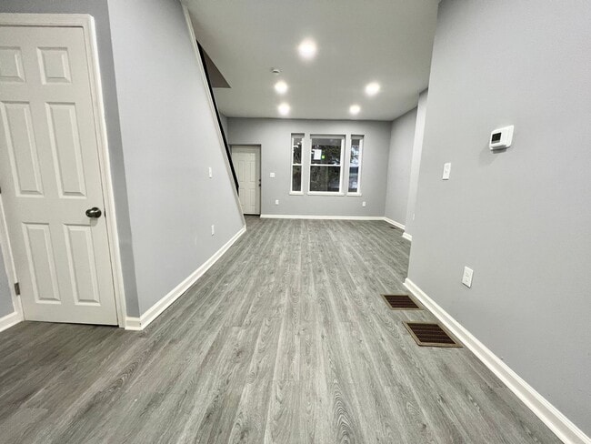 Building Photo - Anika Homes 3 Bedroom