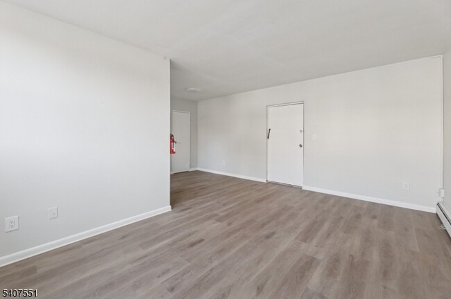 Building Photo - 94 Park Ave