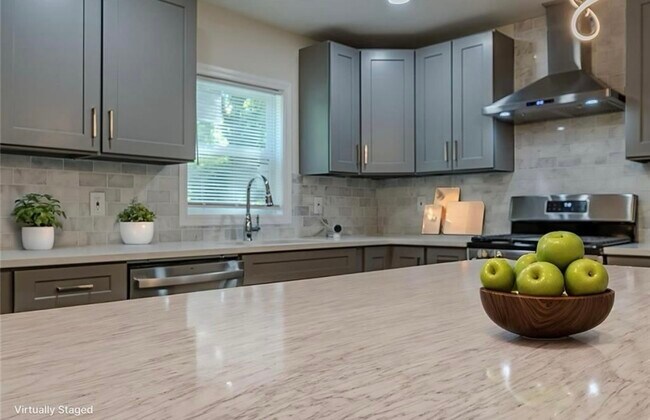 Foto del edificio - 214 Adeline Ave NW