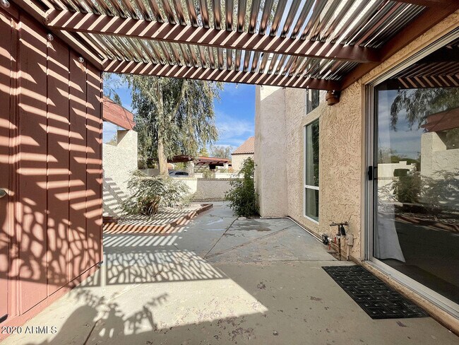 Foto del edificio - 1605 S River Dr