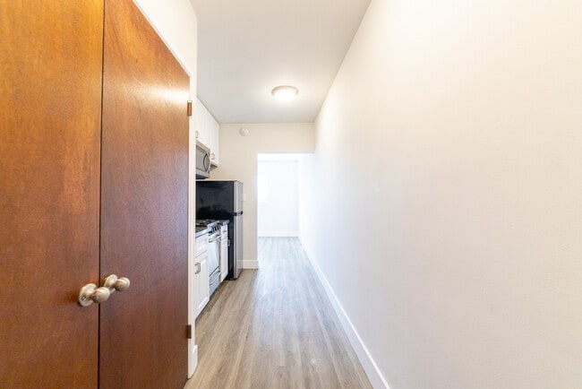Building Photo - 4848 St Charles Pl