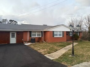 Building Photo - 909 Ridge St