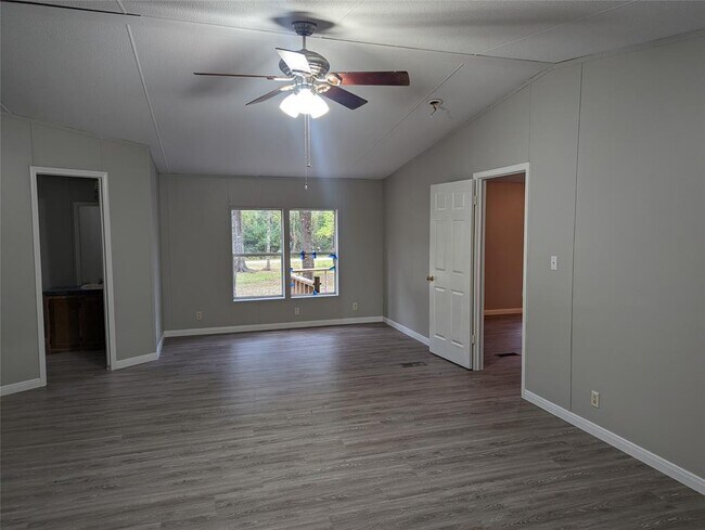 Foto del edificio - 12186 Hairston Cir