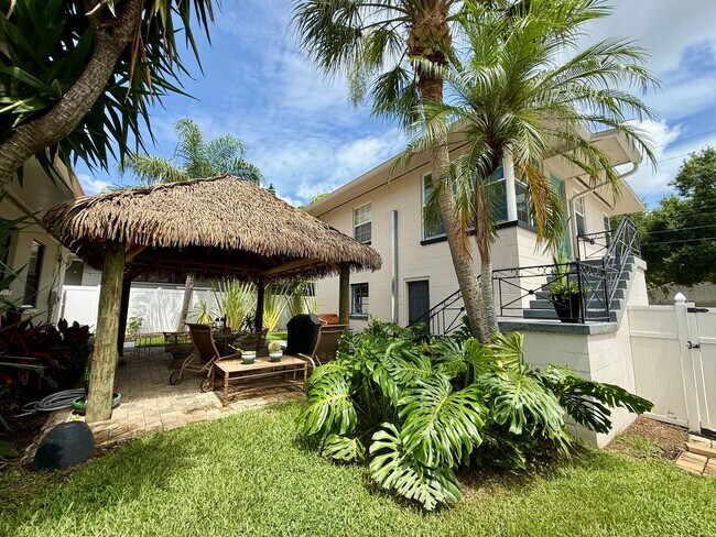 Foto del edificio - Fully furnished 1/1 Apartment Old NE