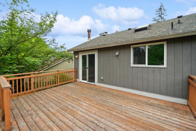 Foto del edificio - 4 bedroom in Bothell WA 98021