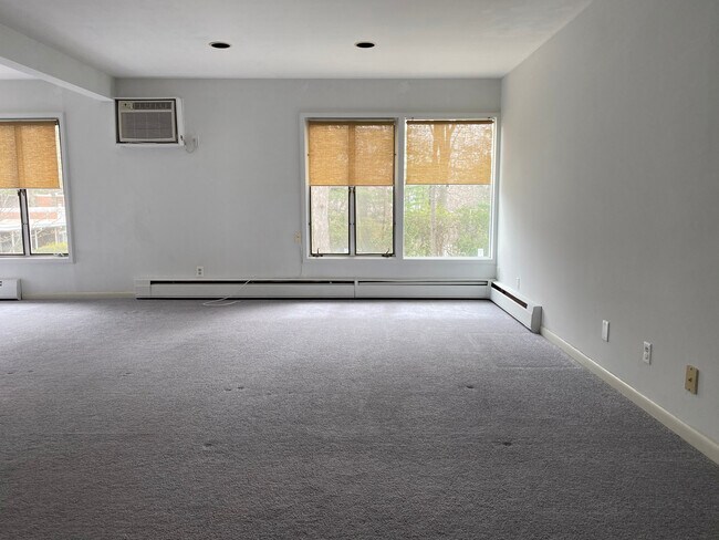 Foto del edificio - 64 N Lake Dr