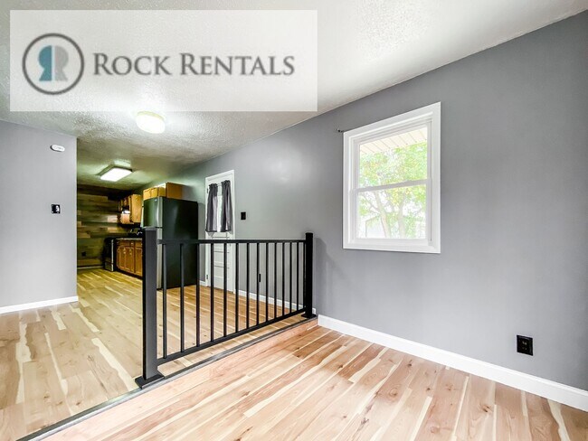 Foto del edificio - Completely Renovated 1 Bed 1 Bath House