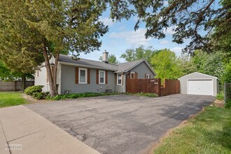 Building Photo - 405 N Bridge St