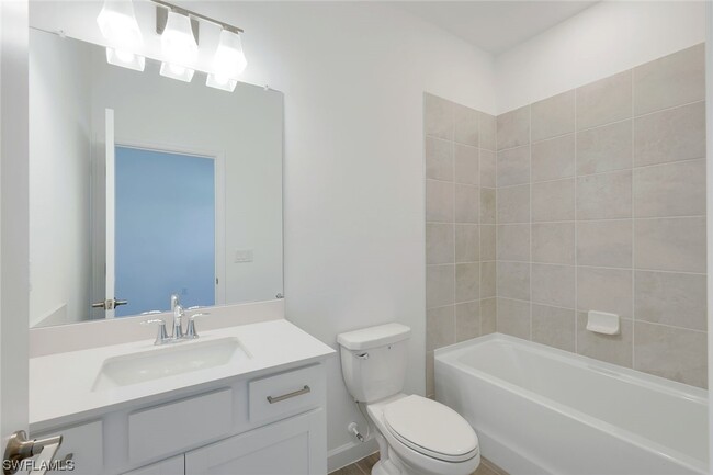 Building Photo - 13818 Hunter Oak Dr