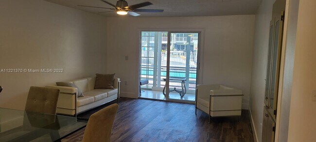 Foto del edificio - 3550 NE 169th St
