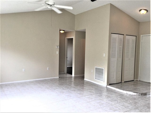 Foto del edificio - 214 Red Maple Drive
