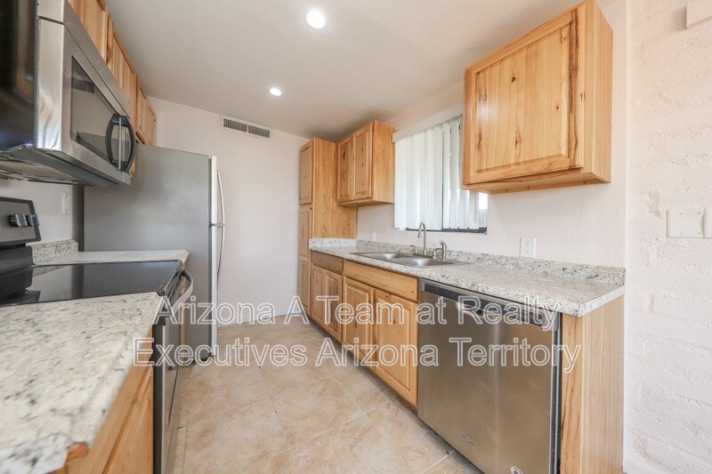 Photo - 3932 - 3938 North Park Avenue