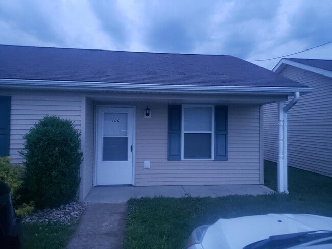Building Photo - Baylie Drive