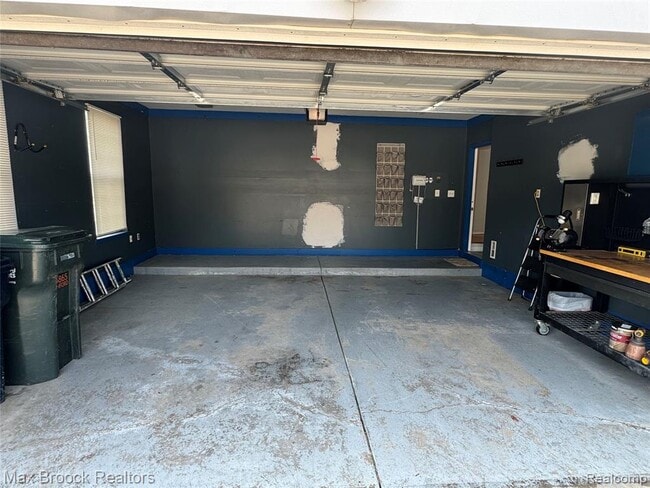 Building Photo - 35865 Ashford Dr
