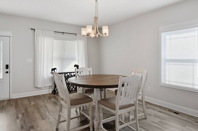 Foto del edificio - 515 Woodtrace Dr