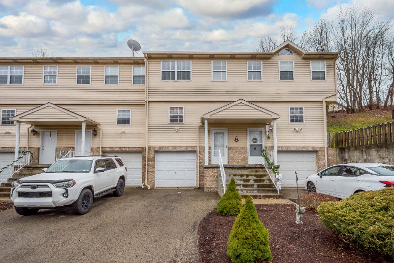 159G Londonderry Dr, New Brighton, PA 15066 Townhome Rentals in New