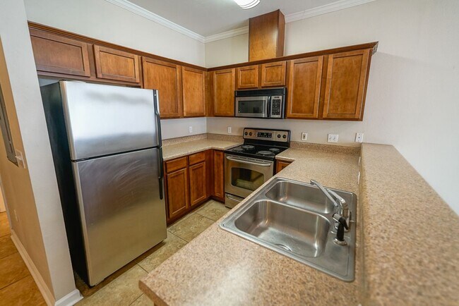 Foto del edificio - 2400 Fred Smith Rd