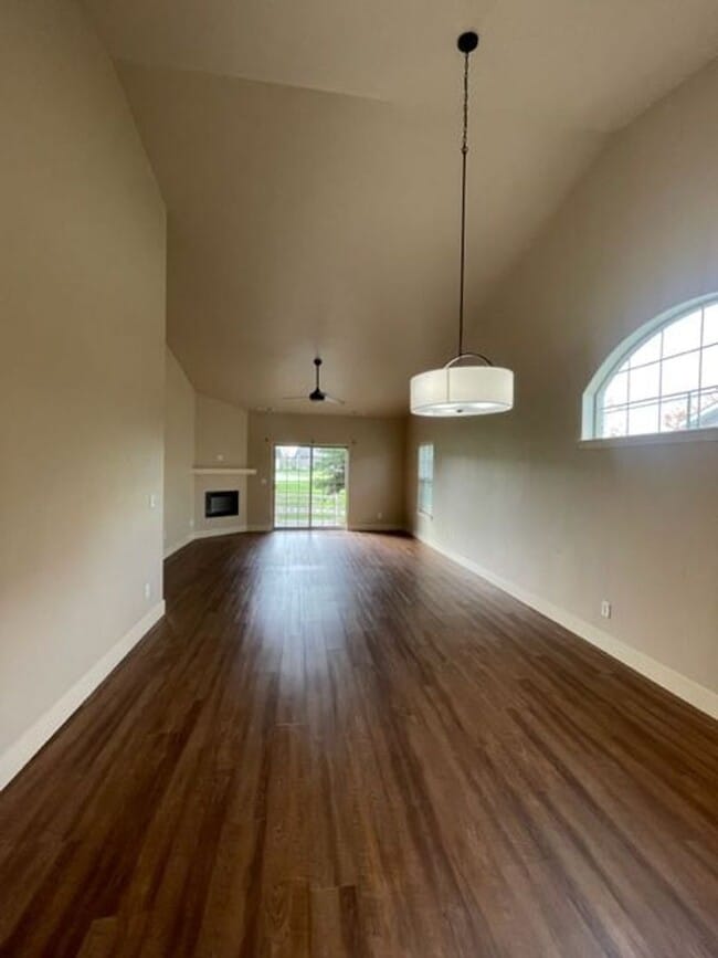 Building Photo - Golf Course Living on Village Greens - 2 Bedroom/2 Bath