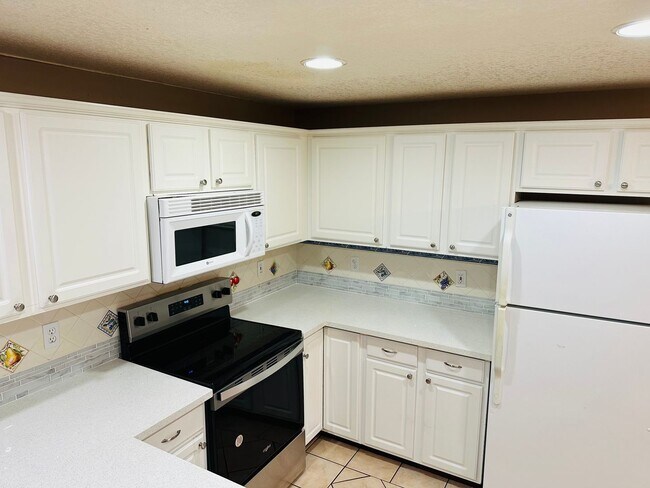 Foto del edificio - Beautiful 3 Bedroom Beaverton Home with Ne...