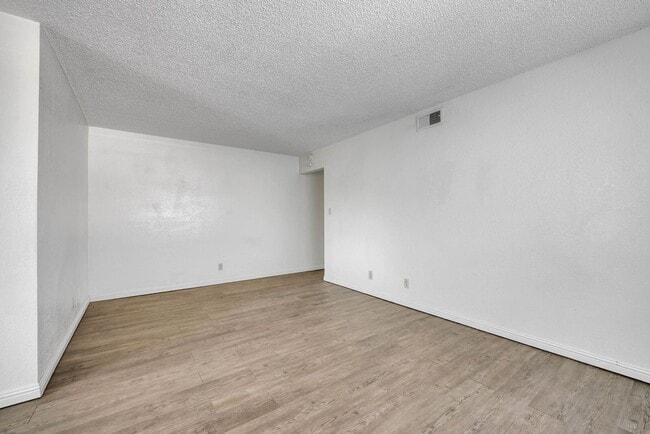 Building Photo - 9049 El Cajon Way