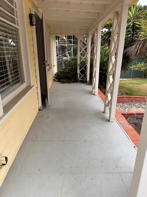 Front porch - 138 W Glaucus St