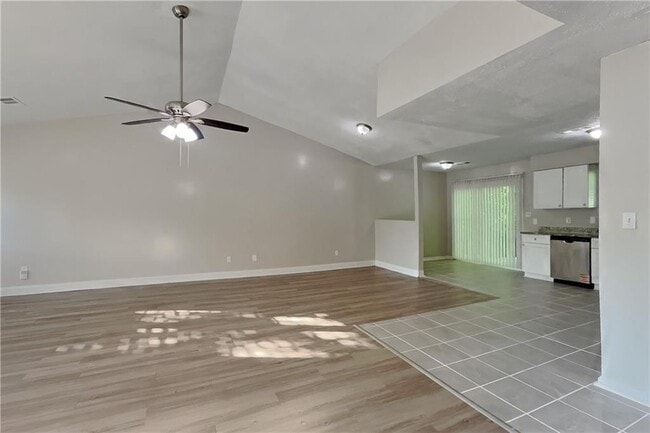 Foto del edificio - 1174 Empire Cir