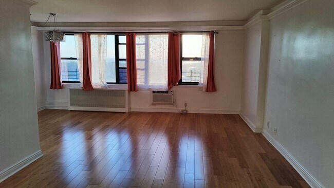 Building Photo - 500 Central Ave