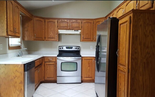 Building Photo - Spacious 3 bedroom 2 bath in St. Paul Park!