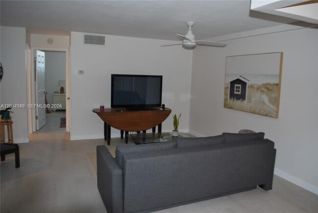 Building Photo - 109 Paradise Harbour Blvd
