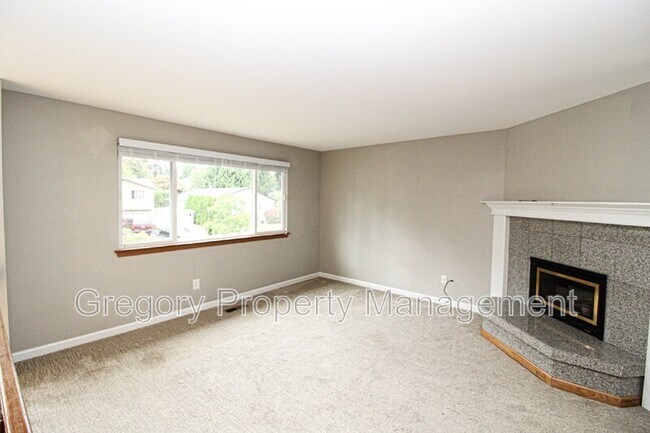 Building Photo - 12019 NE 138th Pl
